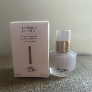 Hermès Nail Enamel in 02 Blanc Orage Irese